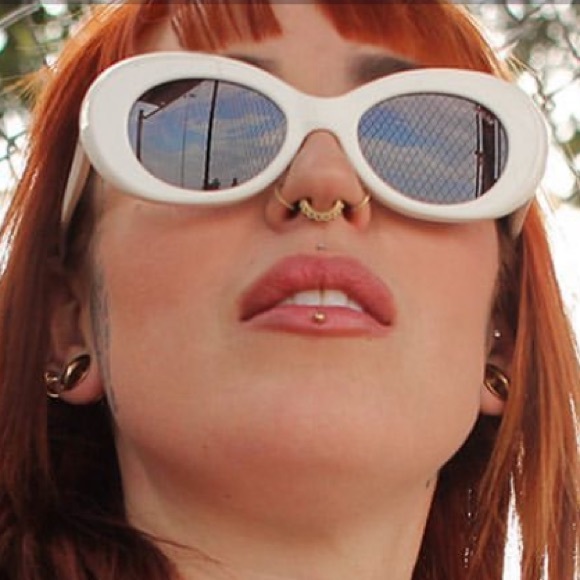 Astro Flys Retro 1960’s Jackie O style Sunglasses - Picture 7 of 8